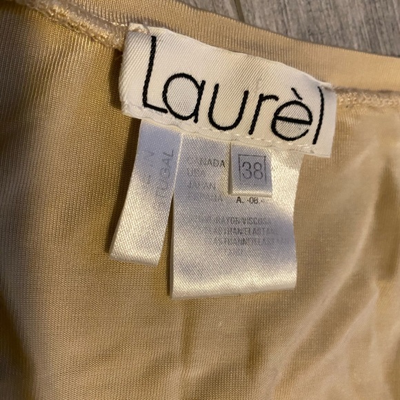 Laurel V Neck Tshirt - Picture 2 of 3